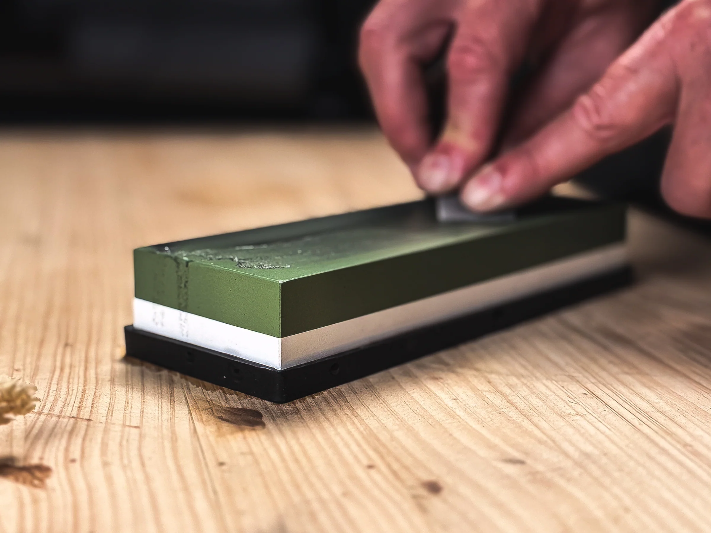 Bundle of 2 Double-Sided Waterstones for Tool Sharpening - Image 4