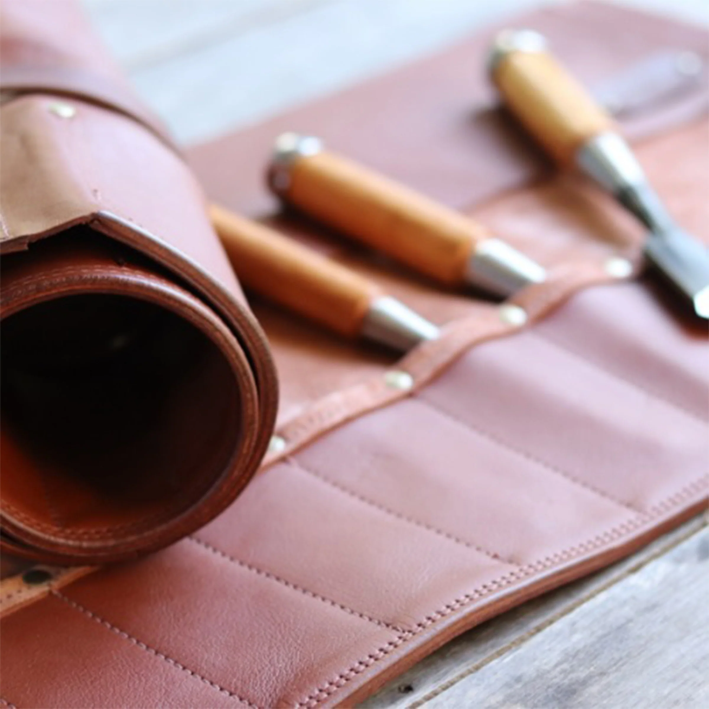 En Mina 12 Pocket Leather Chisel Roll Tan - Image 8
