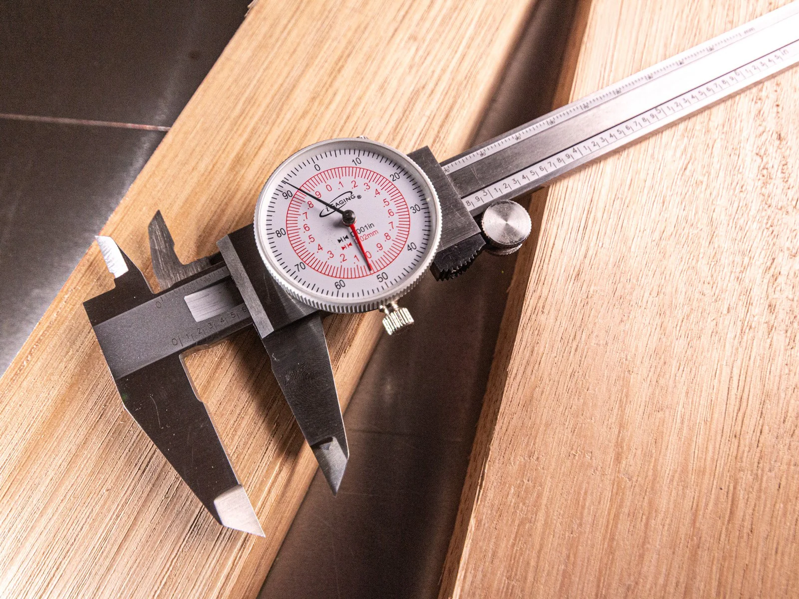 iGaging Dial Calipers 150mm Length Metric & Imperial with Case - Image 3