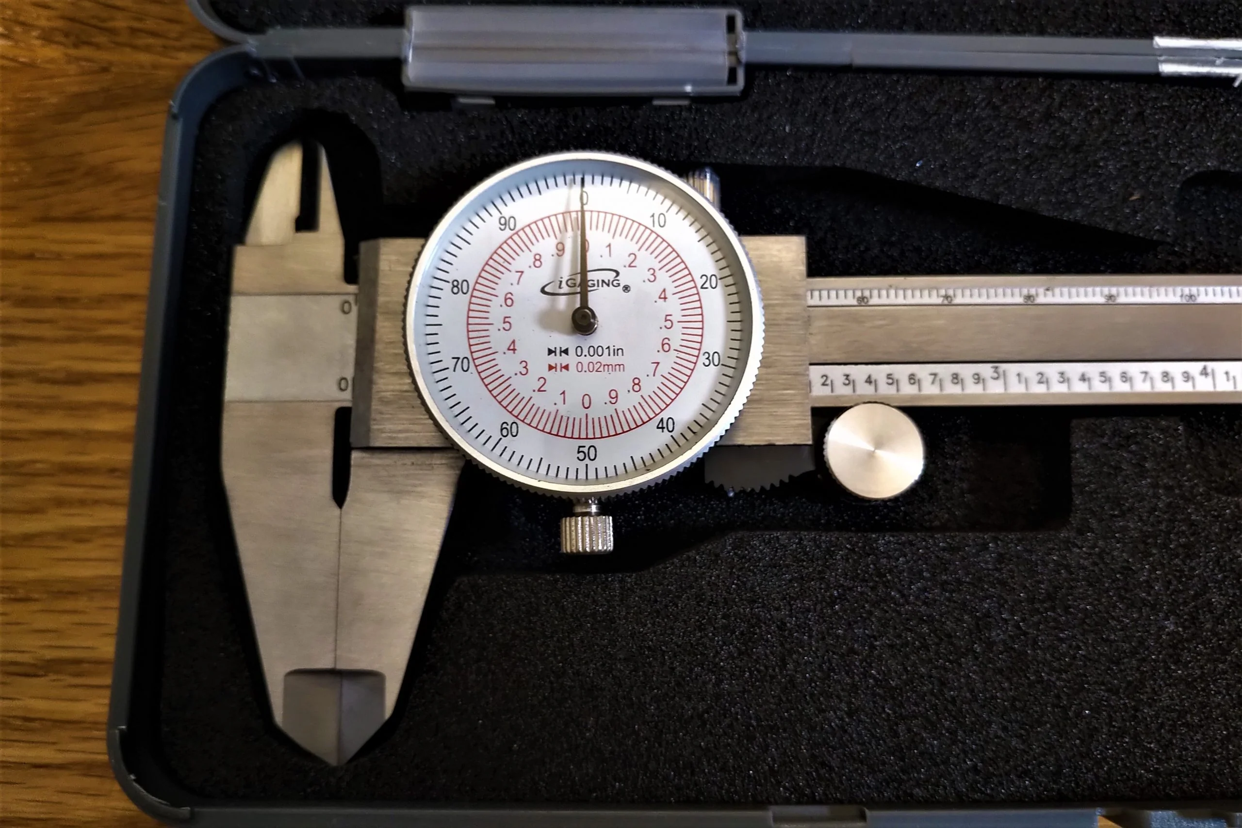 iGaging Dial Calipers 150mm Length Metric & Imperial with Case - Image 4