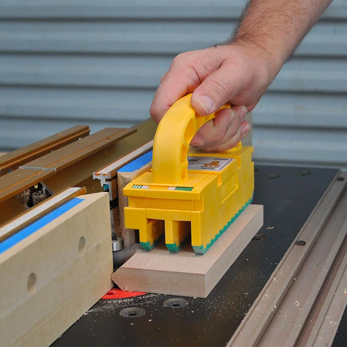 MicroJig GRR-Ripper 2GO Table Saw Push Block - Image 4